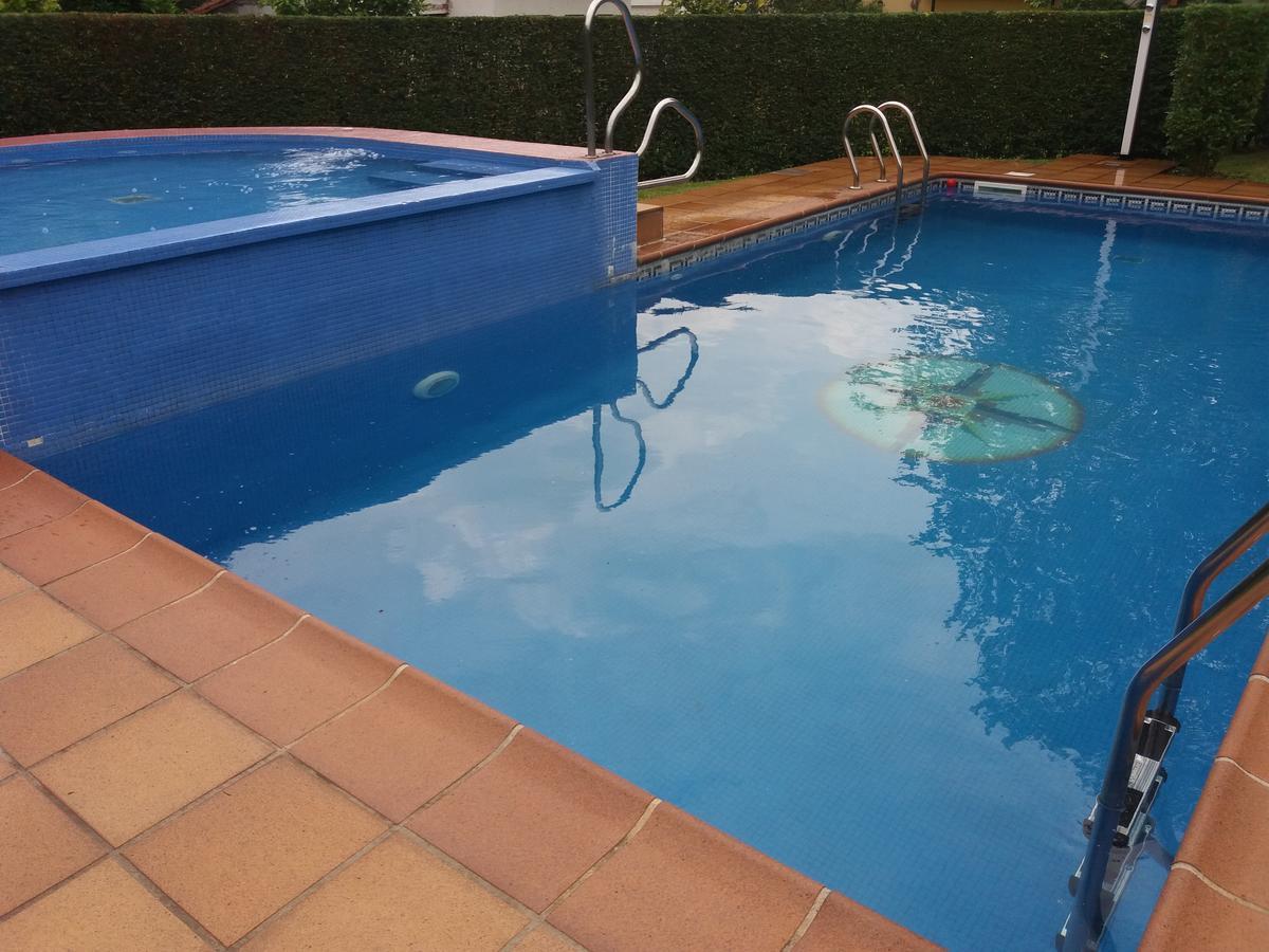 Apartamentos El Cazador San Vicente de Toranzo Buitenkant foto