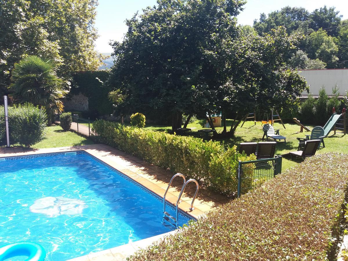 Apartamentos El Cazador San Vicente de Toranzo Buitenkant foto