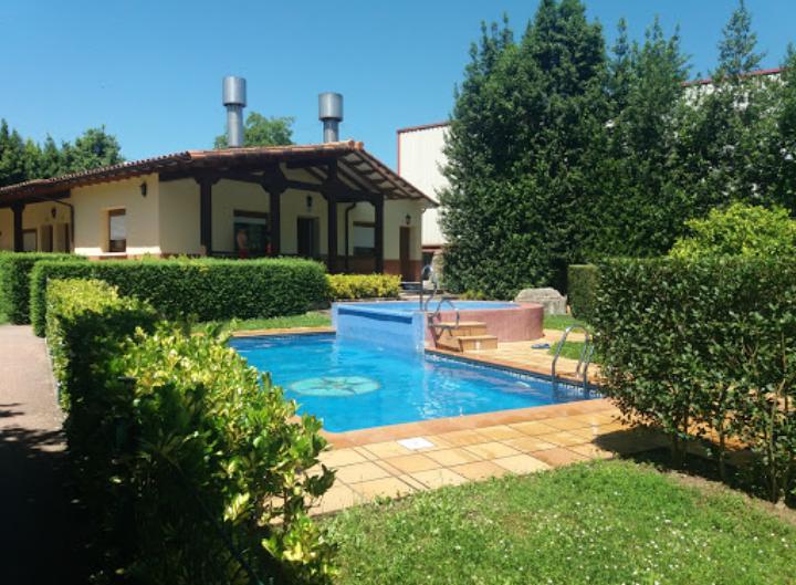 Apartamentos El Cazador San Vicente de Toranzo Buitenkant foto